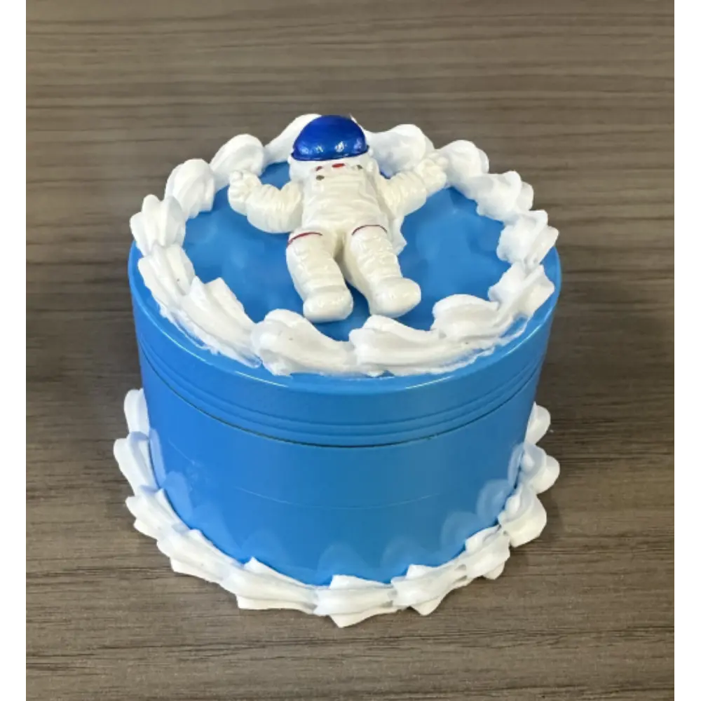 [Q-2327-17] GRINDER 63MM FAKE CAKE EDITION (Blue Astronaut)