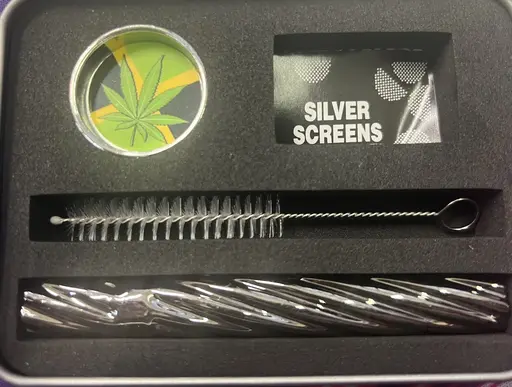 [Q-3241] Chillum With Screen and cleaner